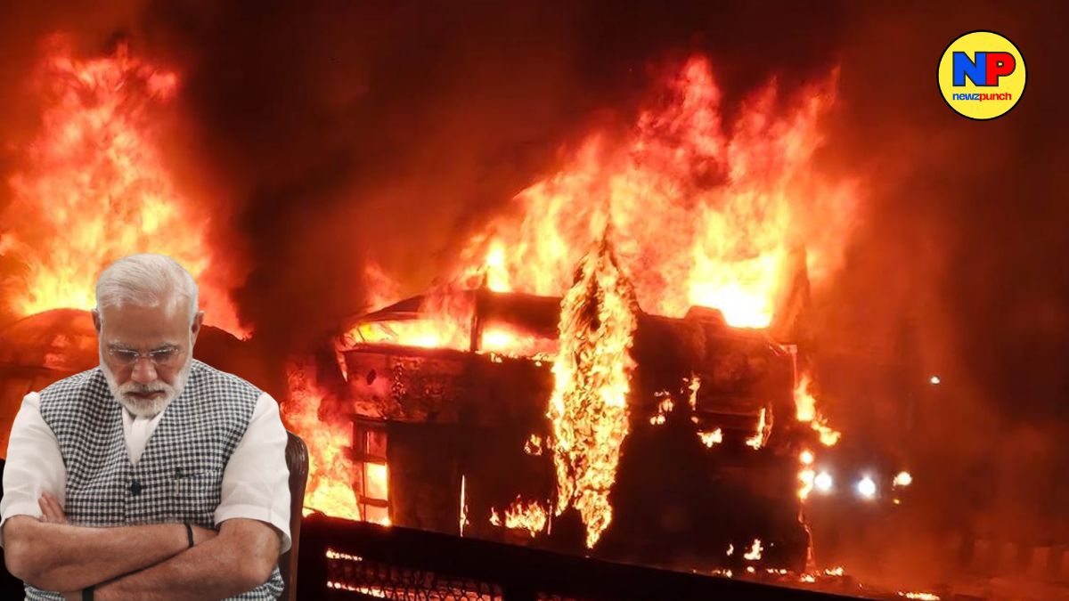 Prime Minister Narendra Modi condoled the deaths in road accident in Karnataka